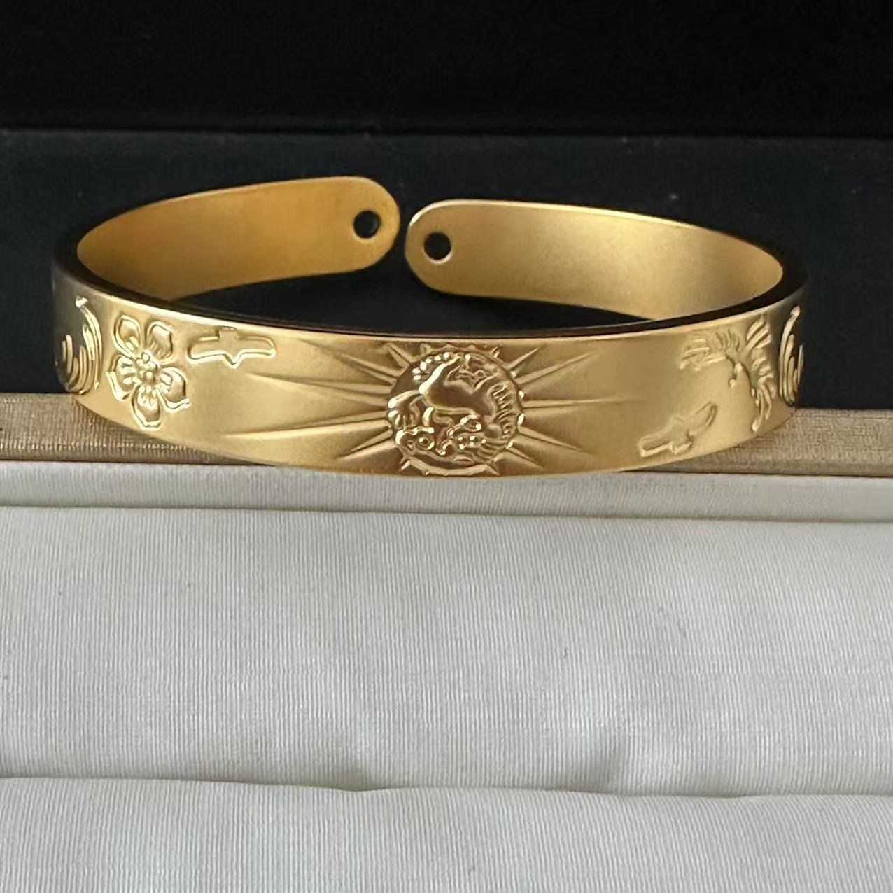 非金属珐琅手镯  轻奢时尚气质百搭精致精美手镯zjd22218113