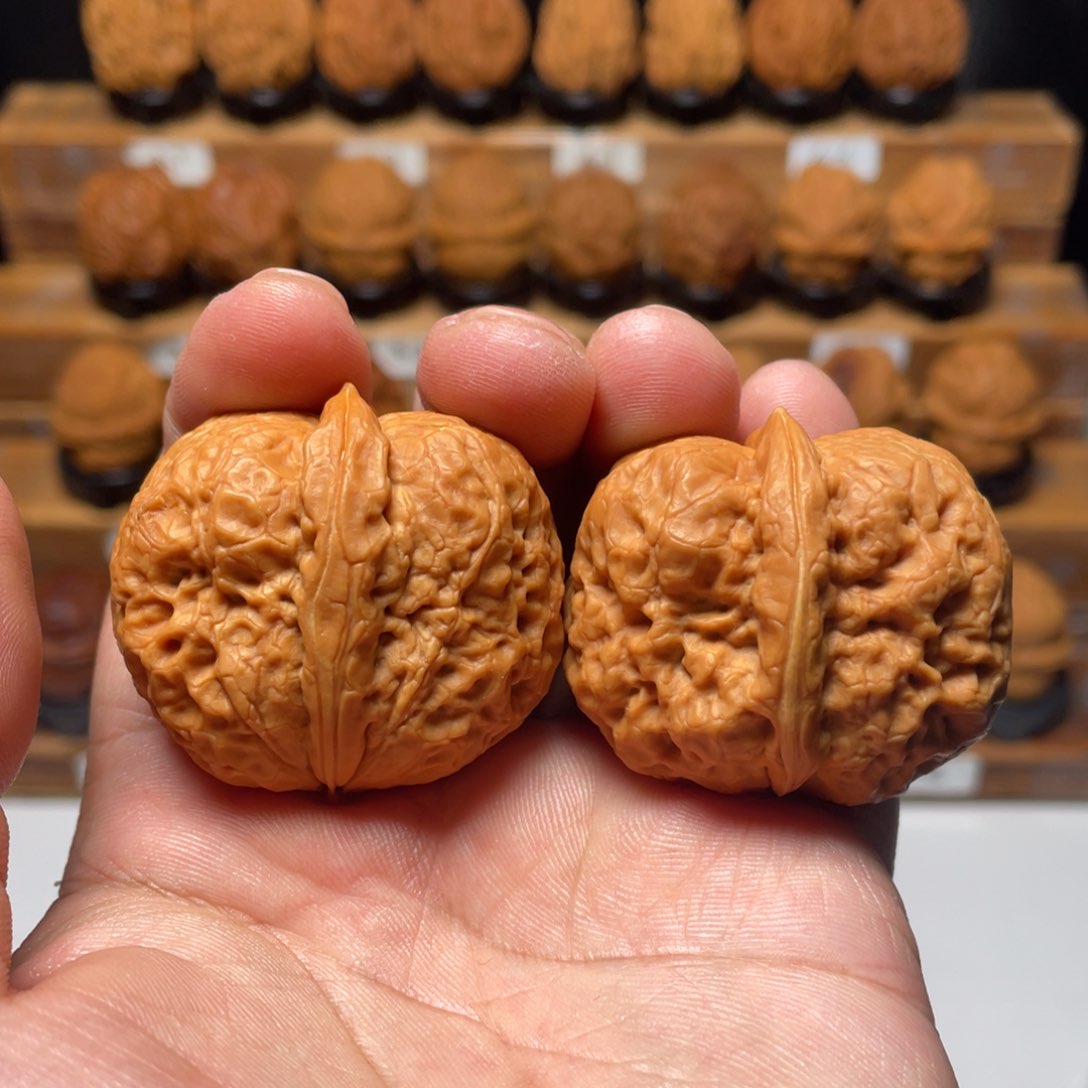 文玩核桃吊坠铁麒麟