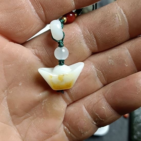 和田玉未镶嵌车挂