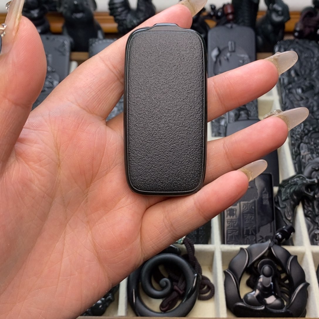 万***得和田玉未镶嵌颈饰