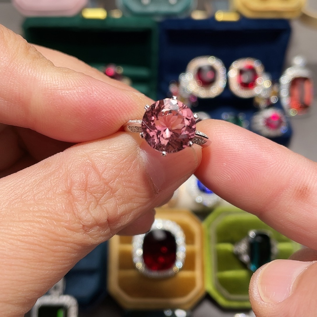 碧玺戒指18K金镶嵌4.2ct