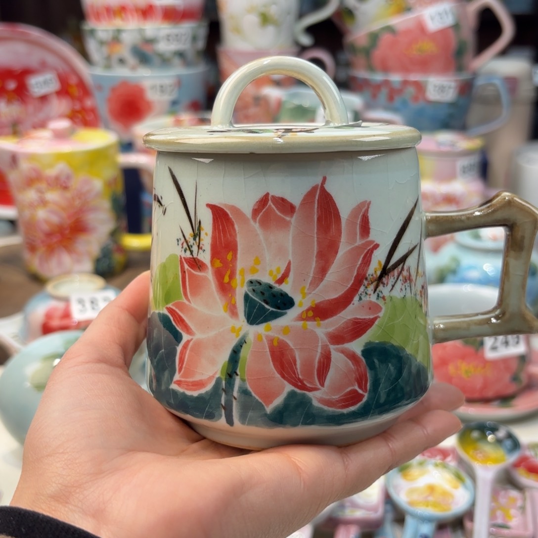 瓷片兔兔好漂亮呜呜e o o o w w