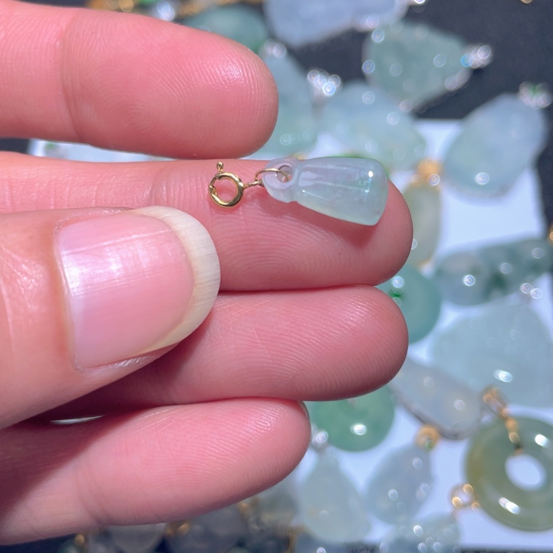 翡翠颈饰18K金镶嵌翡翠