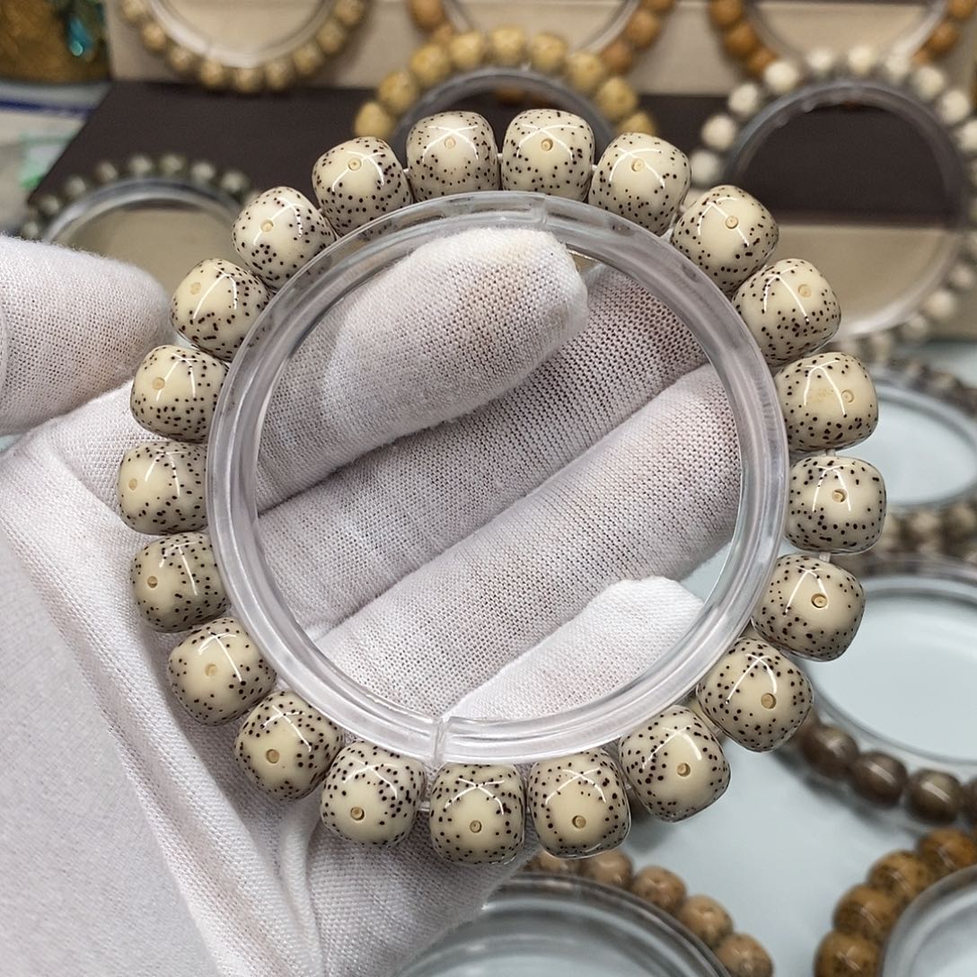 星月菩提手串10×11一物一图原生态同枝古瓷白大眼睛福利