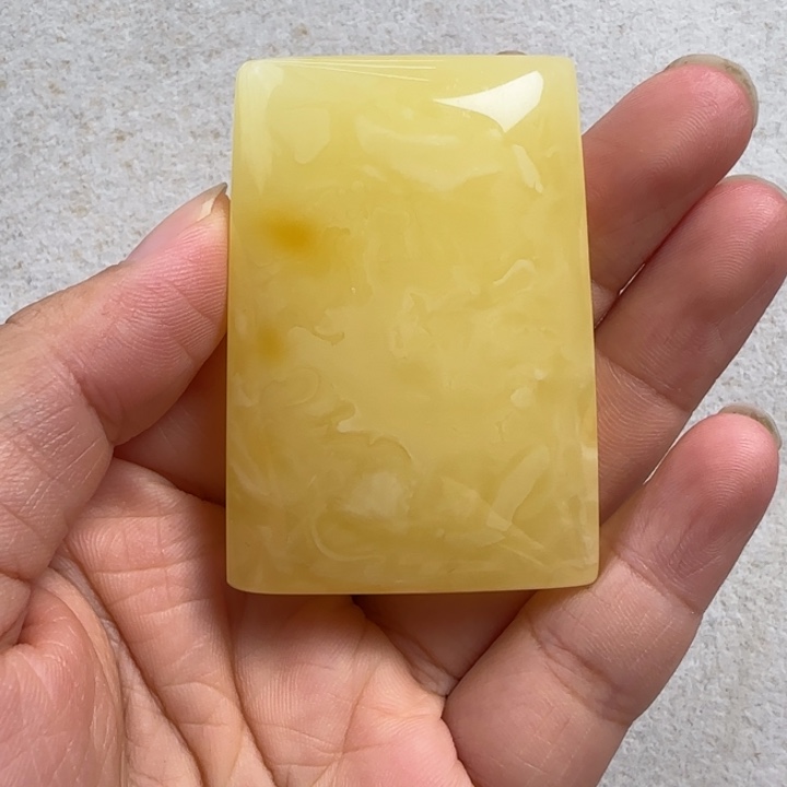 未镶嵌蜜蜡珠宝奇石