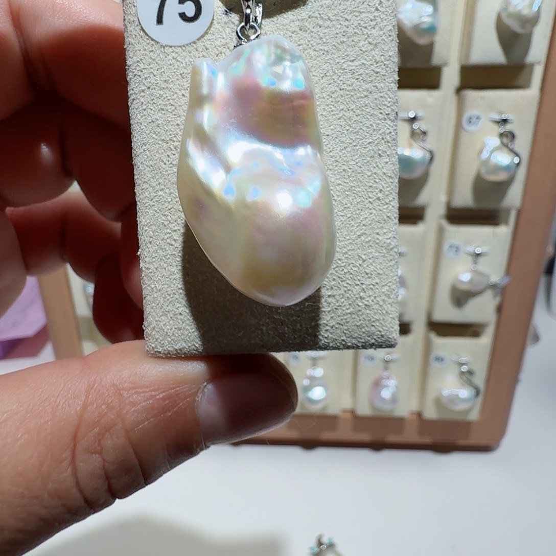 淡水珍珠合金颈饰