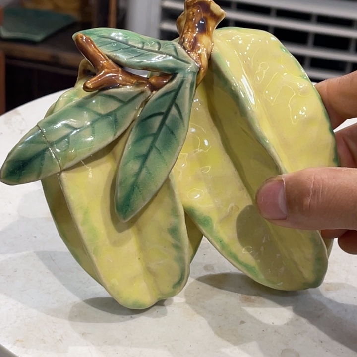 石湾公仔衬托盆景漂亮