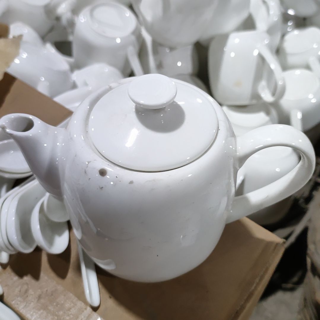 摆件陶瓷盘子碗啥都有