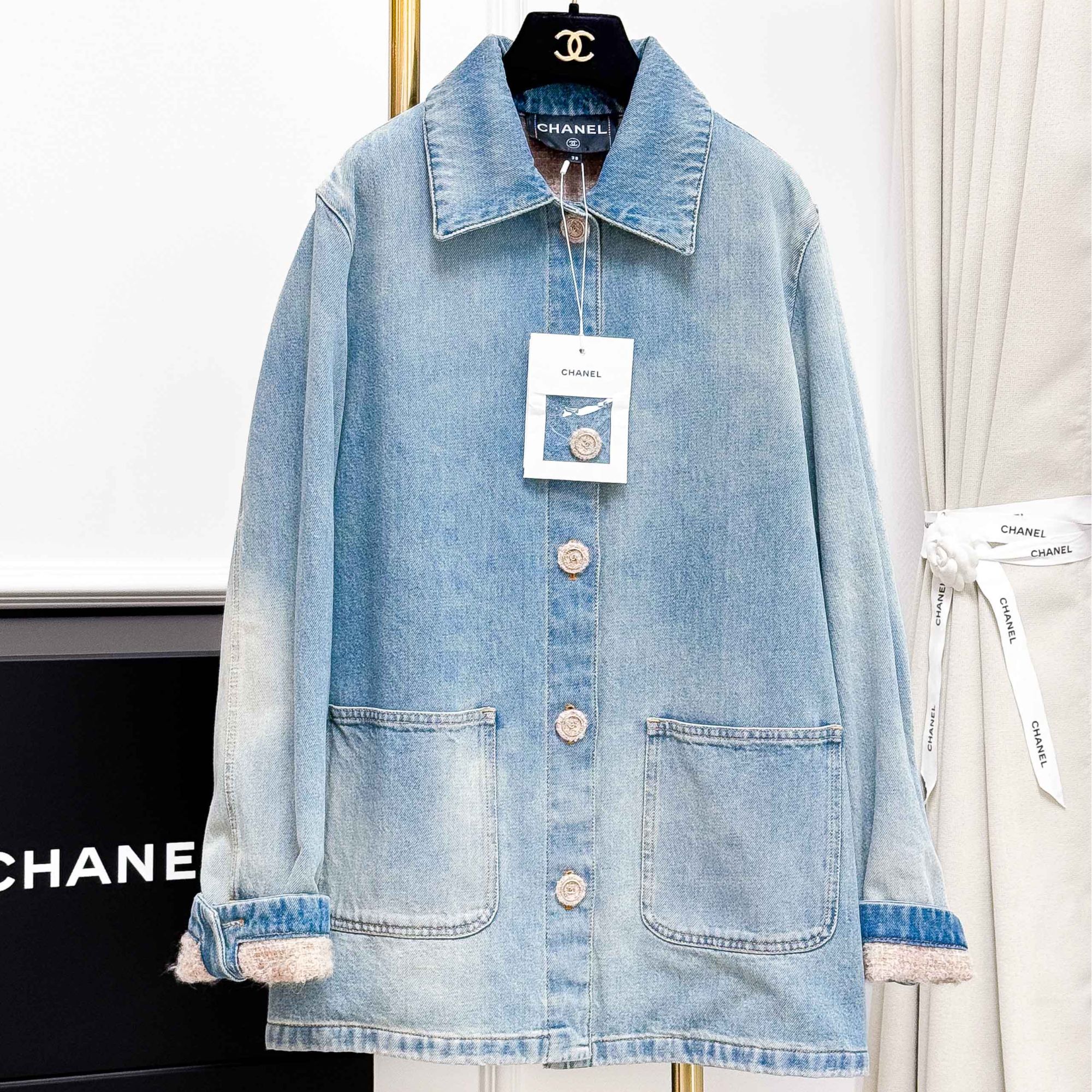 99新 Chanel/香奈儿 38码24K浅蓝色水洗牛仔涂层编织内里外套 