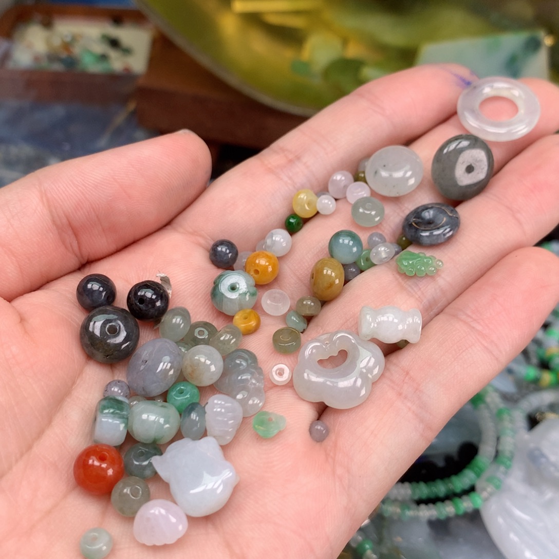 翡翠未镶嵌颈饰福利28