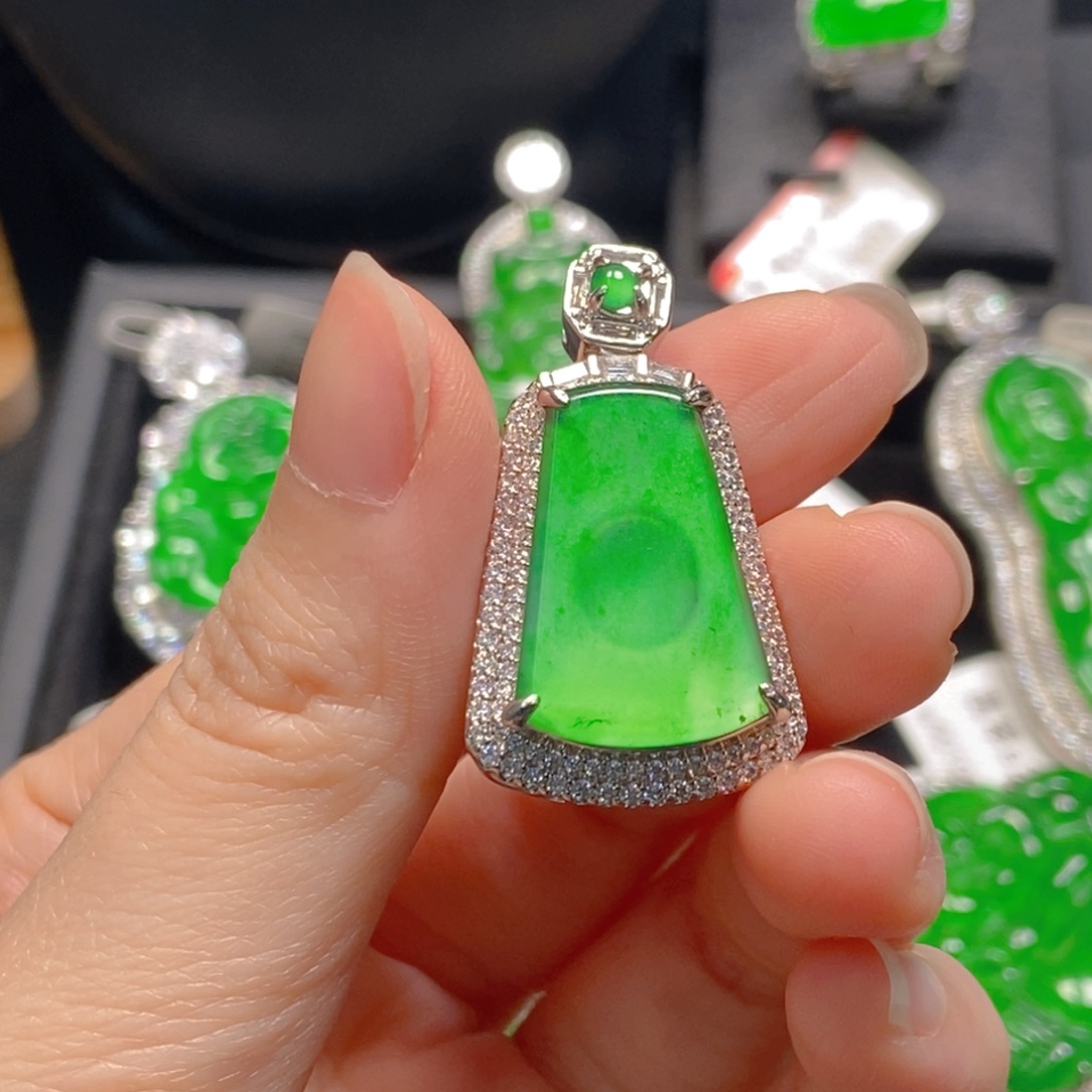 翡翠未镶嵌吊坠(不含链)