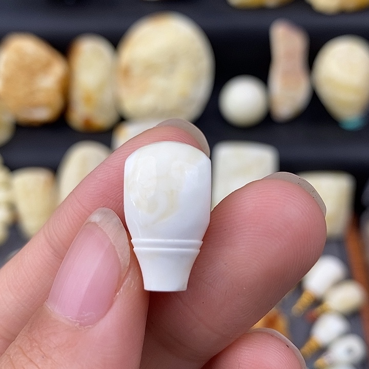 琥珀未镶嵌裸石11瓷白三通c757