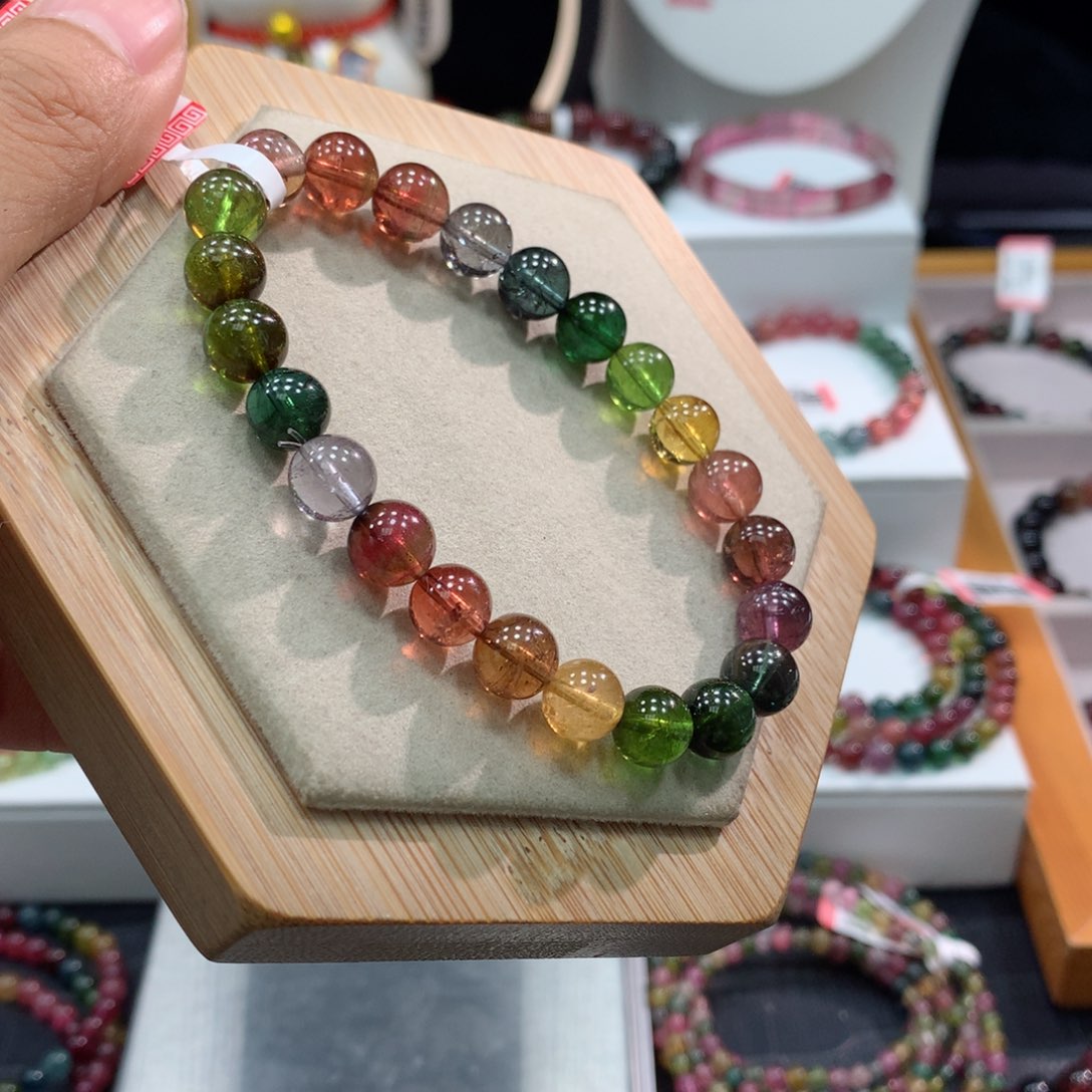 碧玺手链未镶嵌      8mm。    