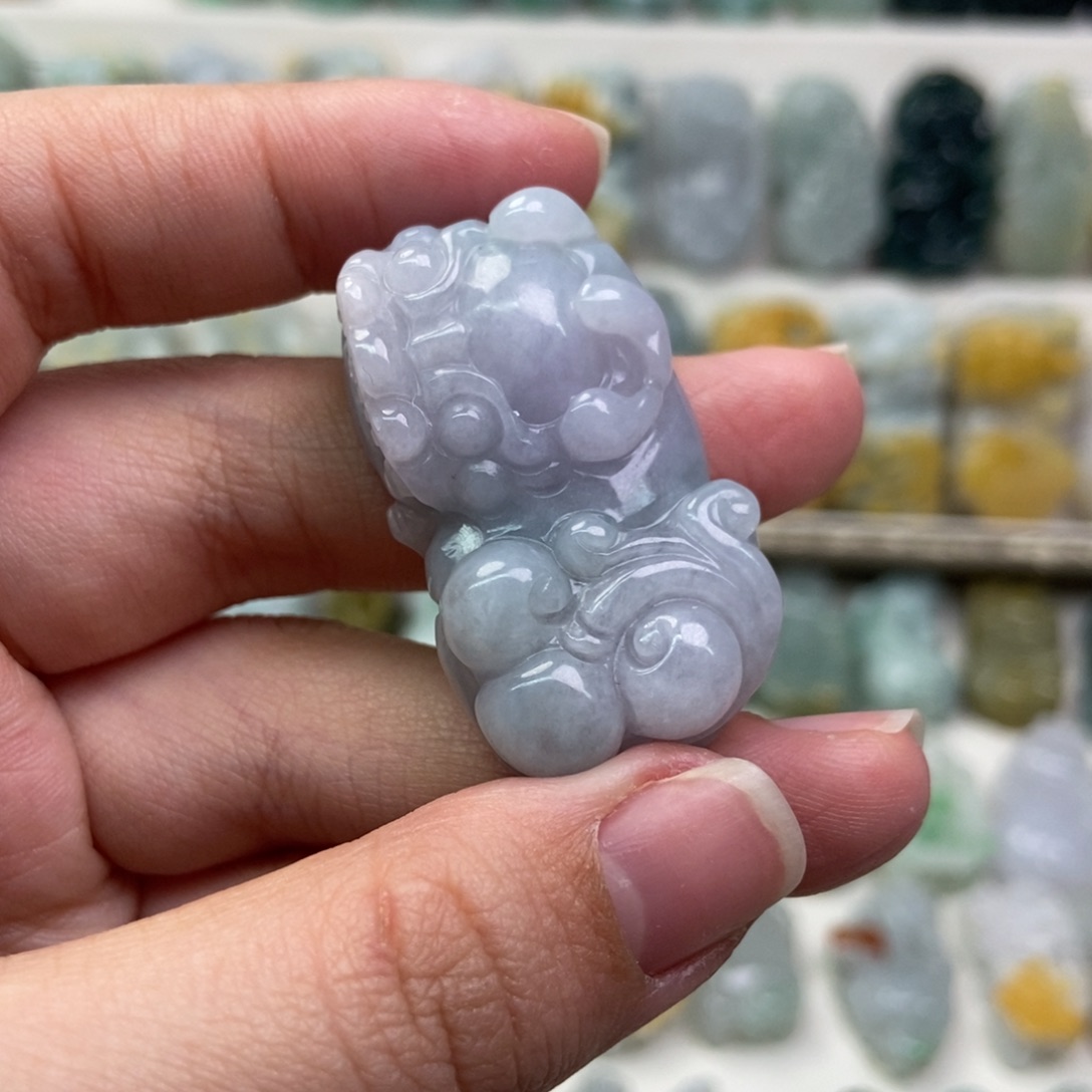 翡翠吊坠(赠链)未镶嵌