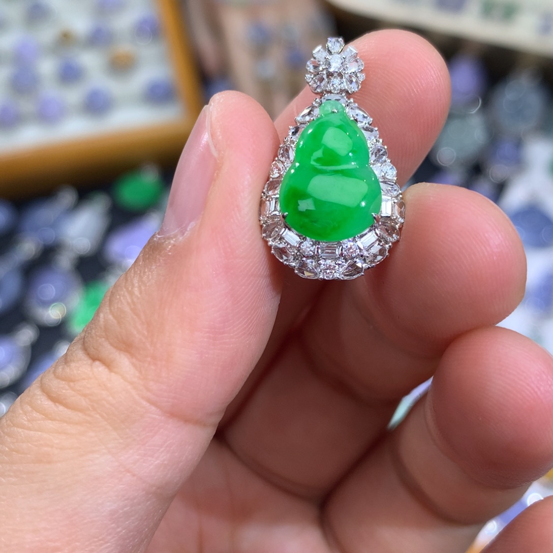 翡翠18K金镶嵌吊坠(不含链)签收后48小时鉴赏期