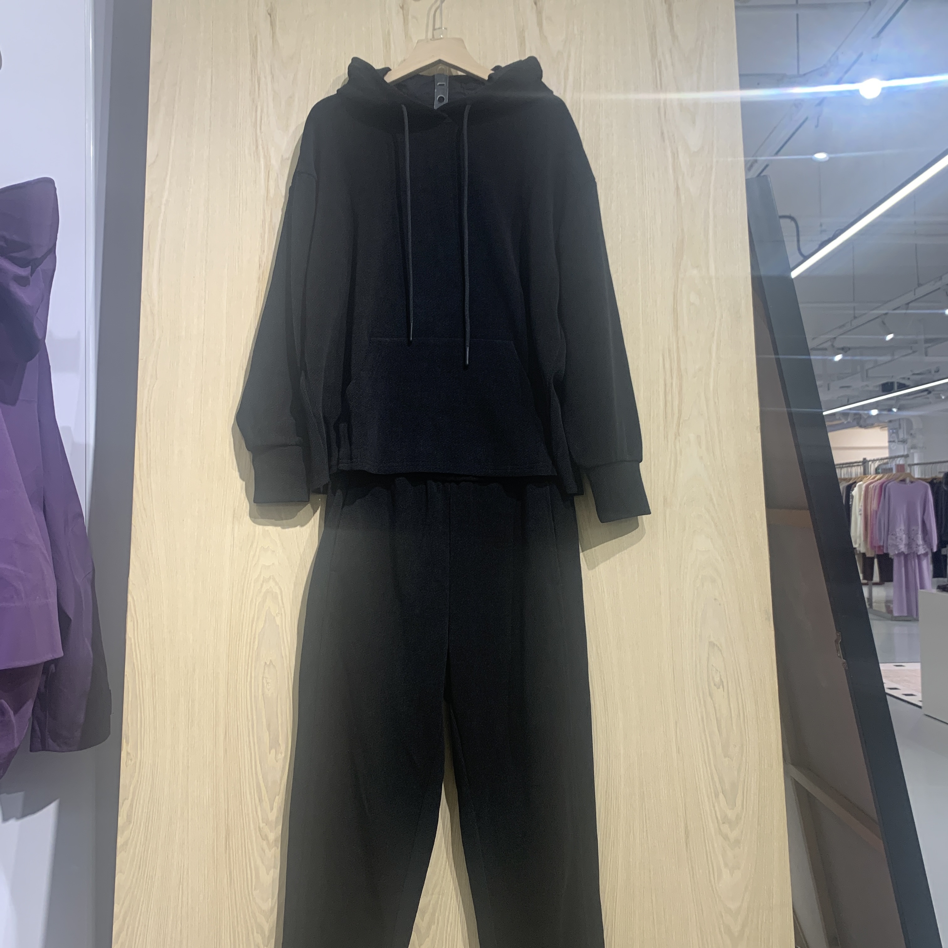 时尚百搭潮流女款显瘦抽绳连帽卫衣套装3023