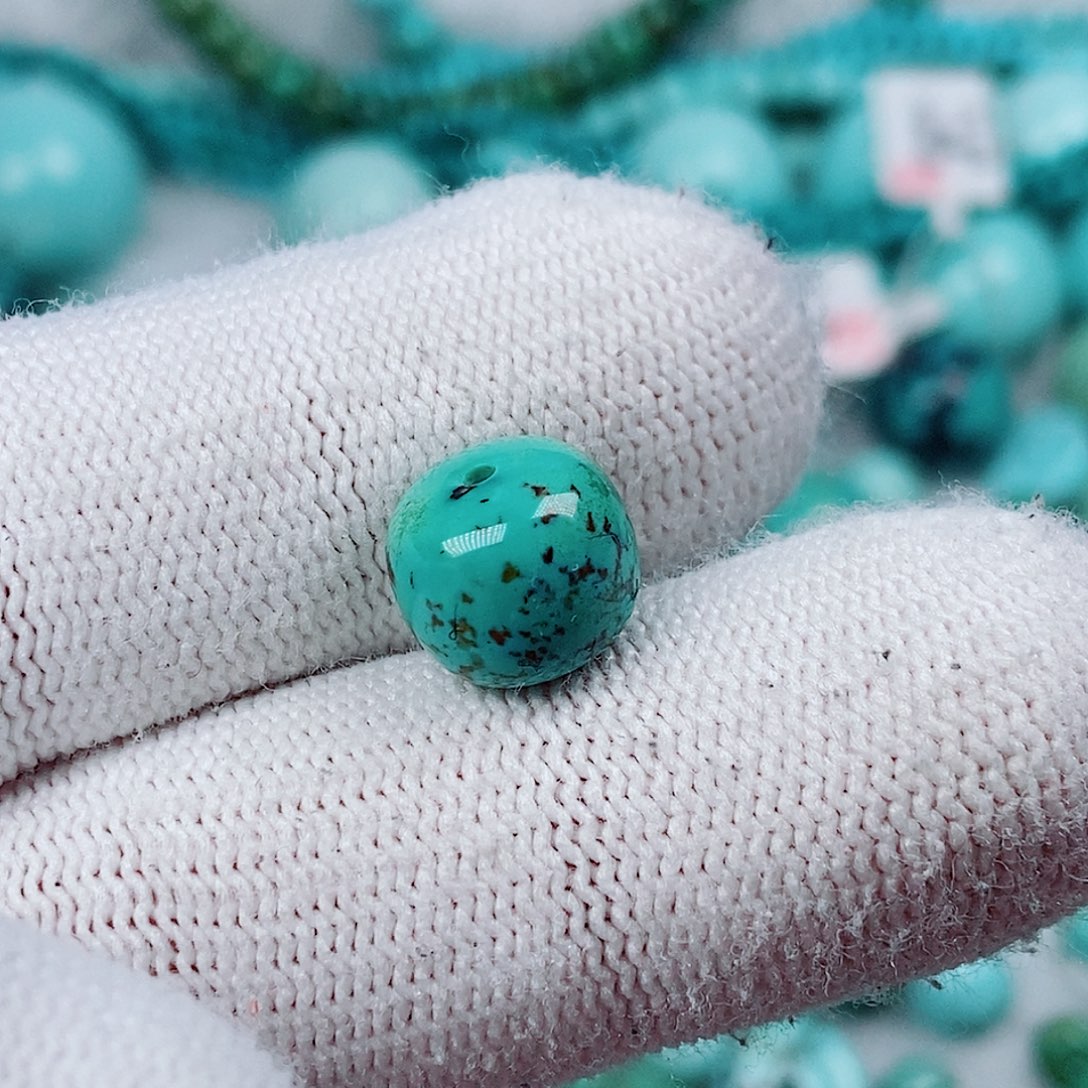 纤***陌绿松石未镶嵌珠宝奇石