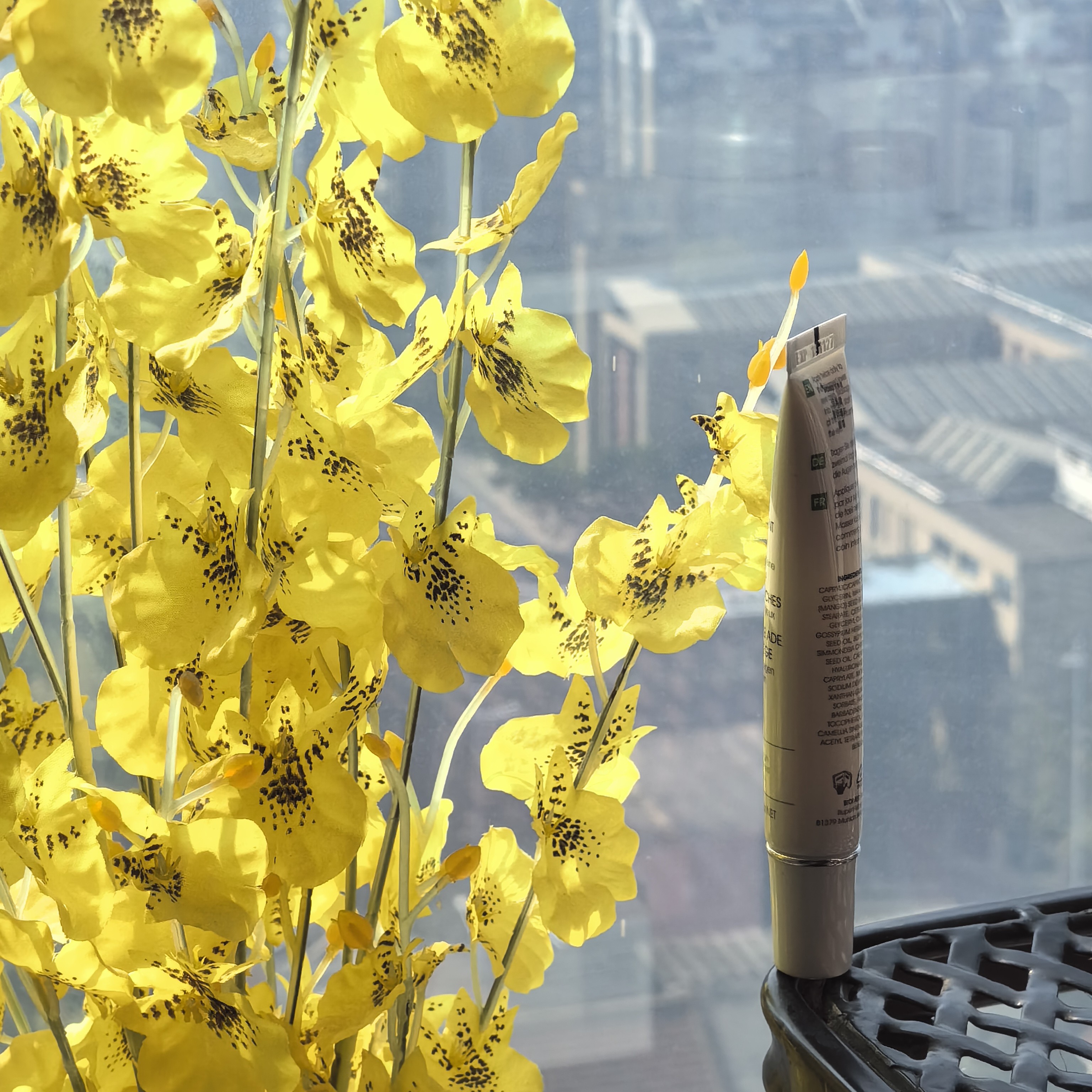 Y好用白色紧紧提提眼霜刷子