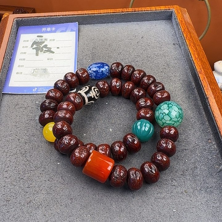 凤眼菩提吊坠手持