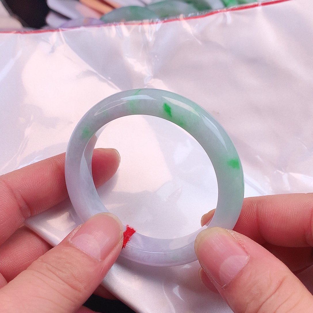 翡翠手镯未镶嵌8244，nnnnn