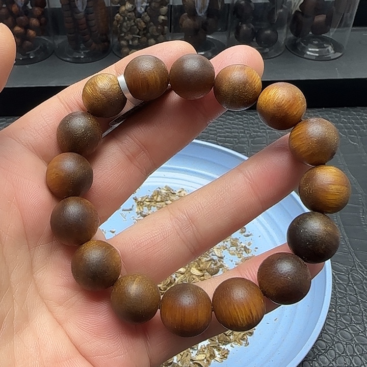 沉香碎屑沉香76富国岛红土沉