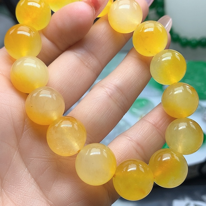 翡翠吊坠(赠链)未镶嵌