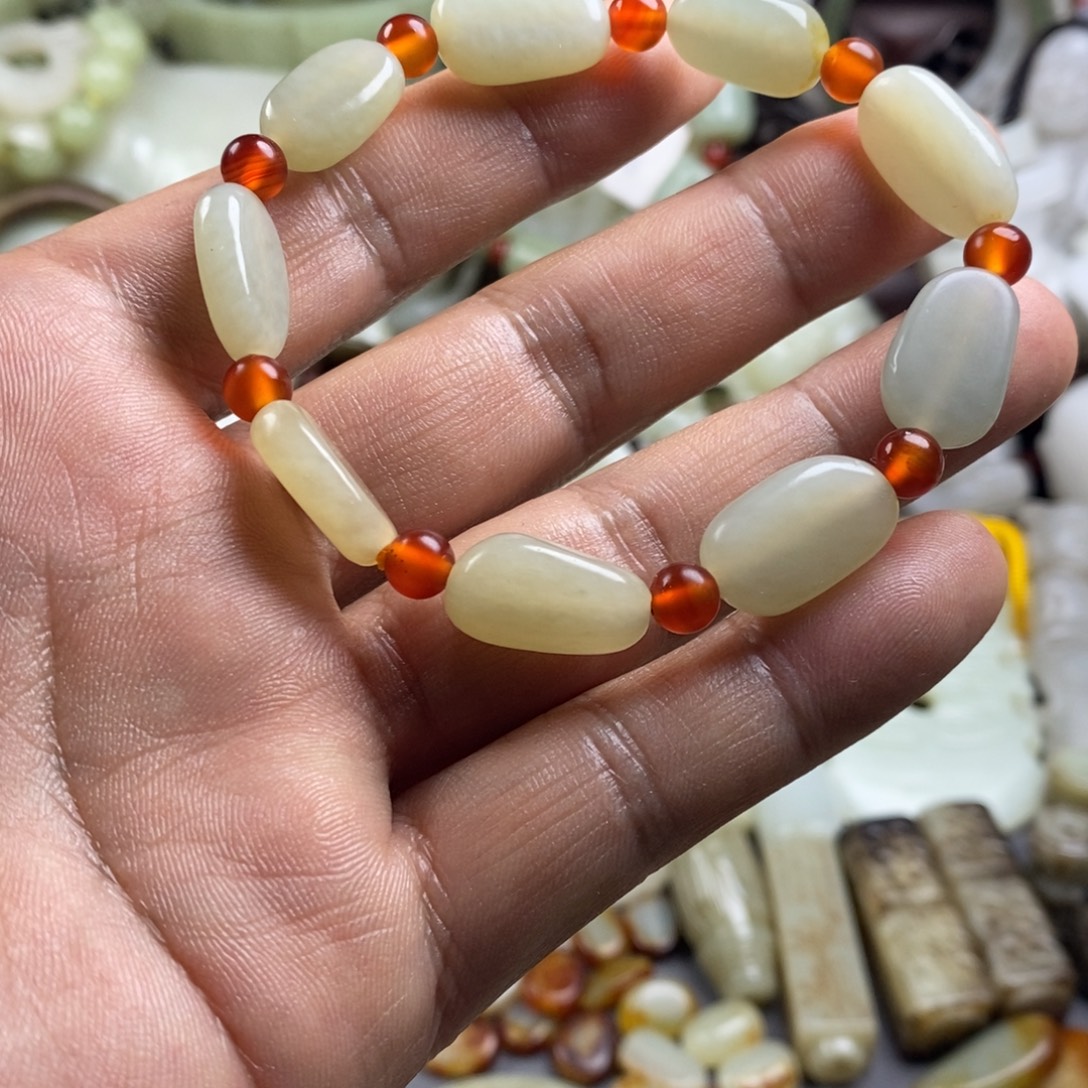 和田玉（糖玉）未镶嵌颈饰