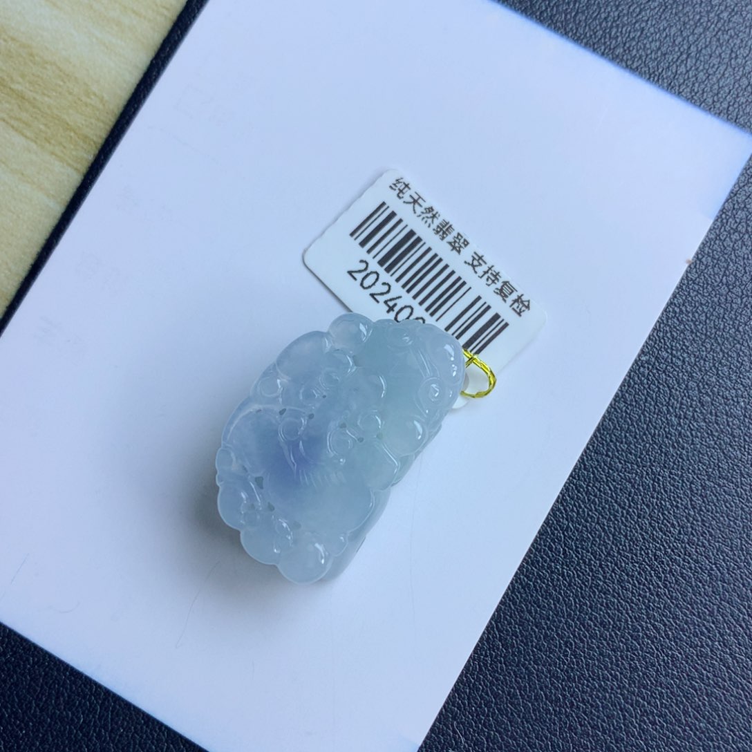 翡翠颈饰未镶嵌貔貅