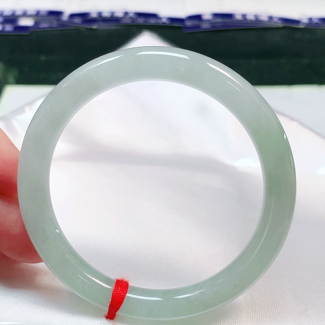 翡翠手镯（圆镯）未镶嵌47号