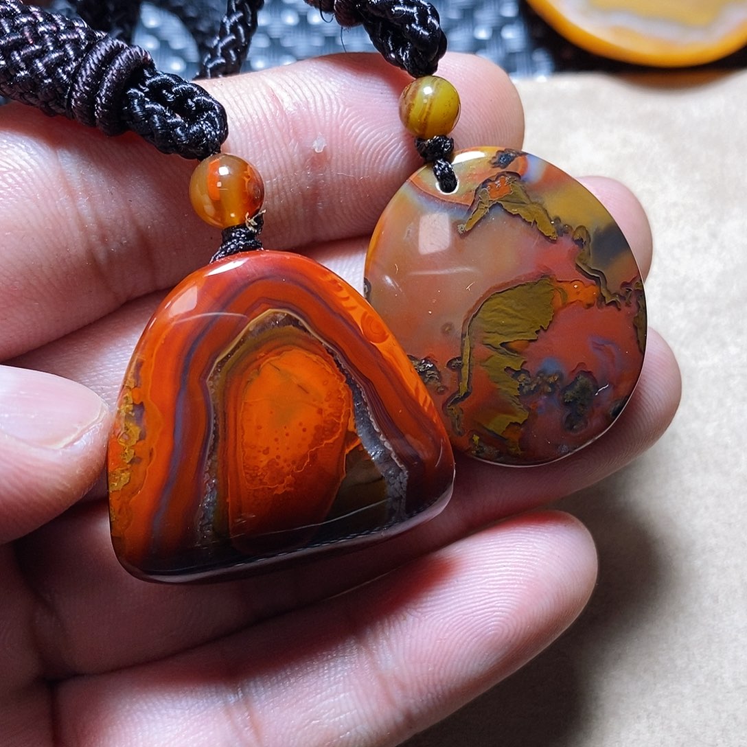 玛瑙/玉髓颈饰未镶嵌！**，