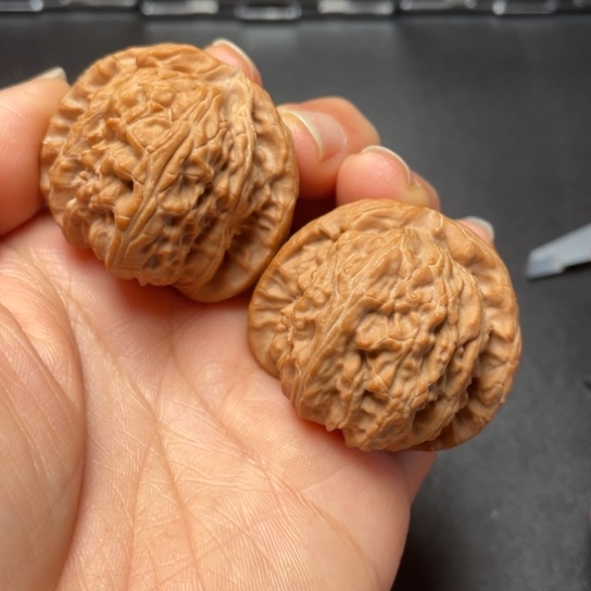 【闪购商品】把件文玩核桃老款白狮子………