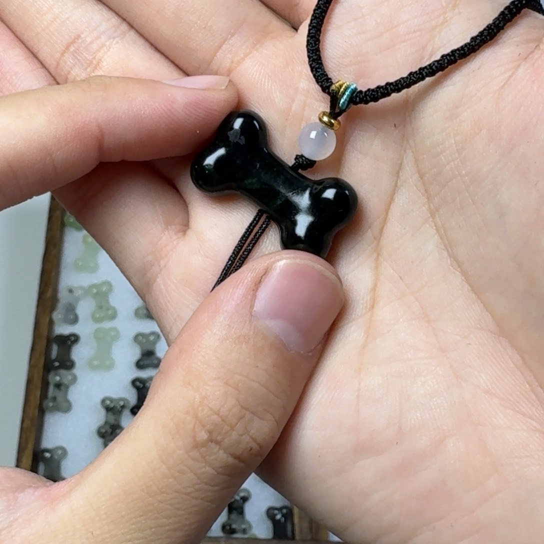 蛇纹石玉吊坠未镶嵌