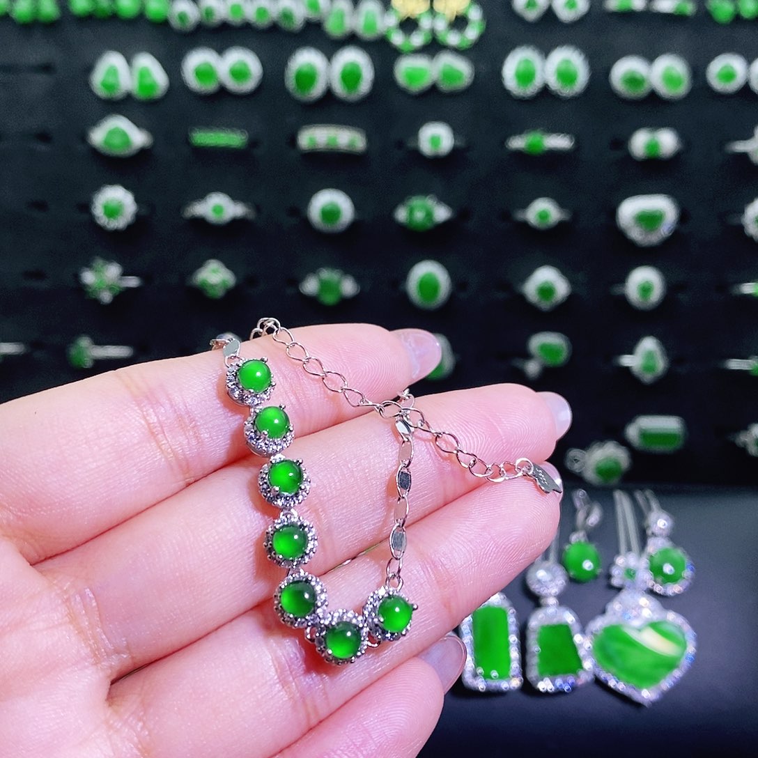 翡翠银S925镶嵌手链多样性