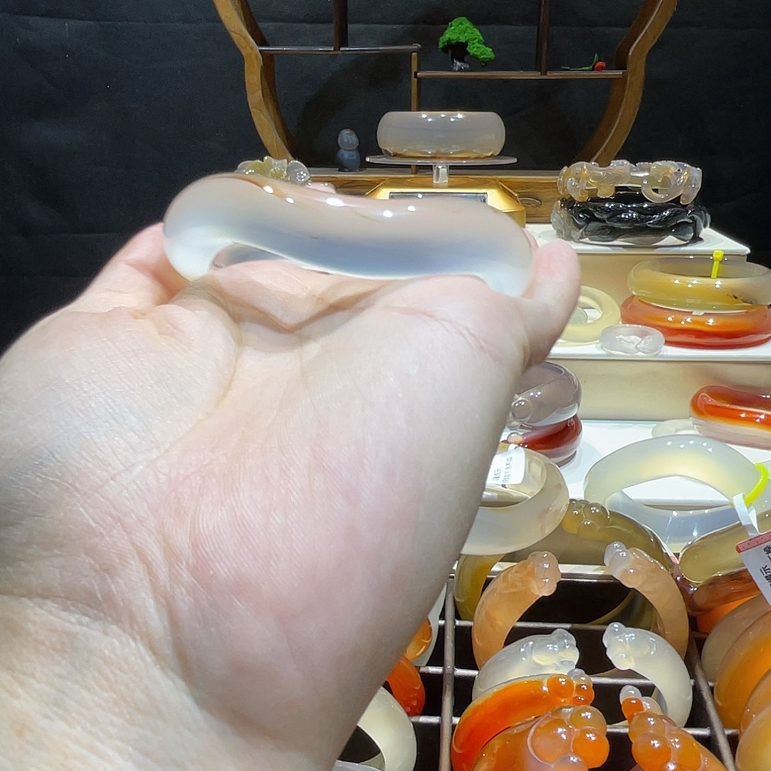 米***粒玛瑙/玉髓未镶嵌手镯