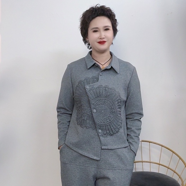 钟荷外套衬衣女休闲新款2025中年妈妈爆款小个子长袖春秋薄款上衣
