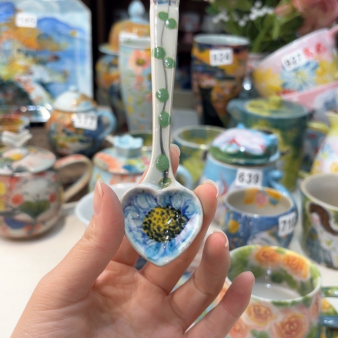 瓷片兔兔好可爱呀打