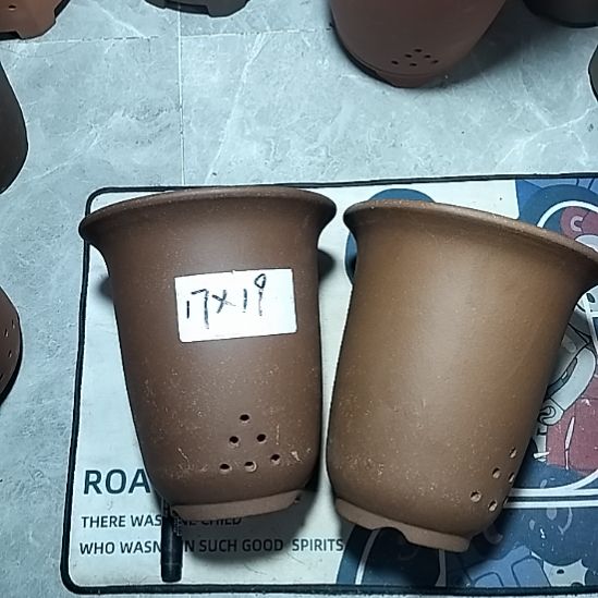 紫砂小金钟两个紫砂