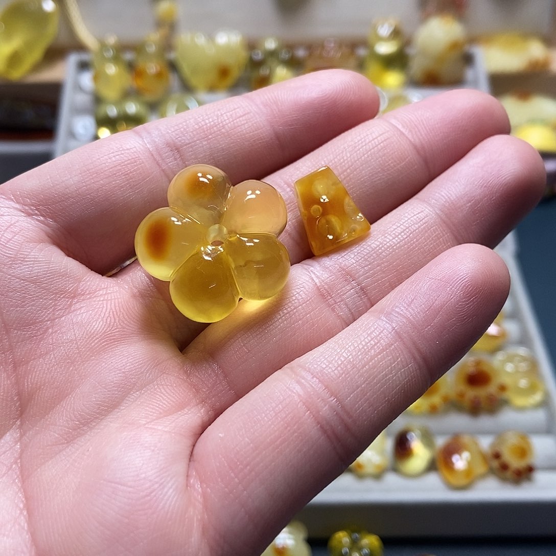 *****琥珀未镶嵌裸石天然琥珀蜜蜡