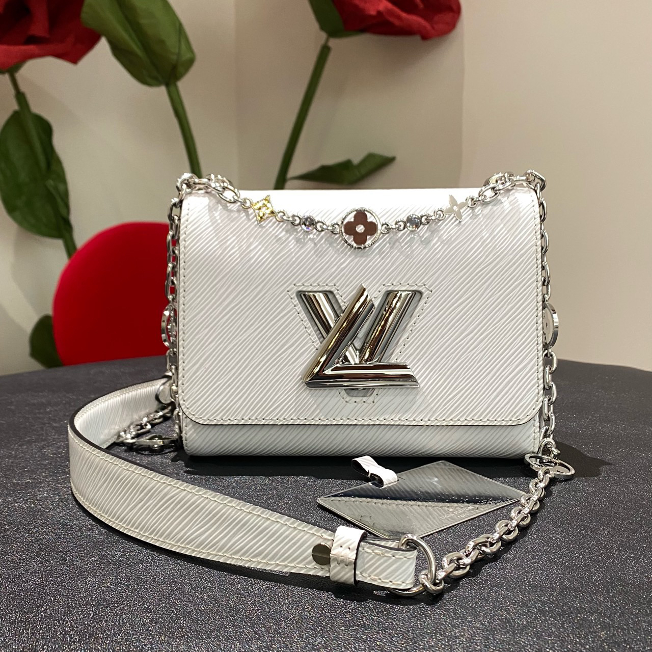 95新 LouisVuitton/路易威登 twist水波纹银扣白色小号