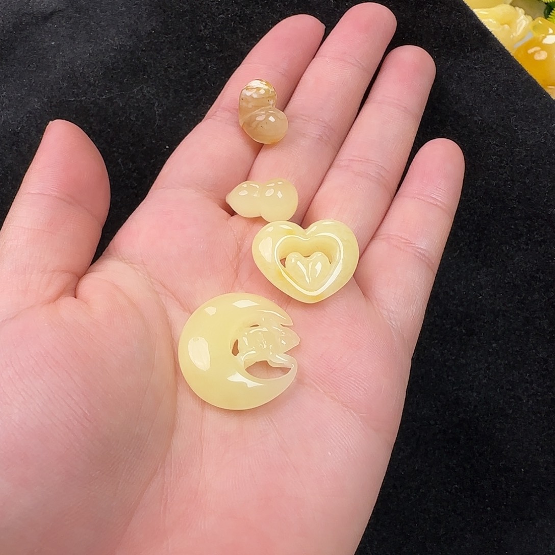 蜜蜡未镶嵌珠宝奇石5.3