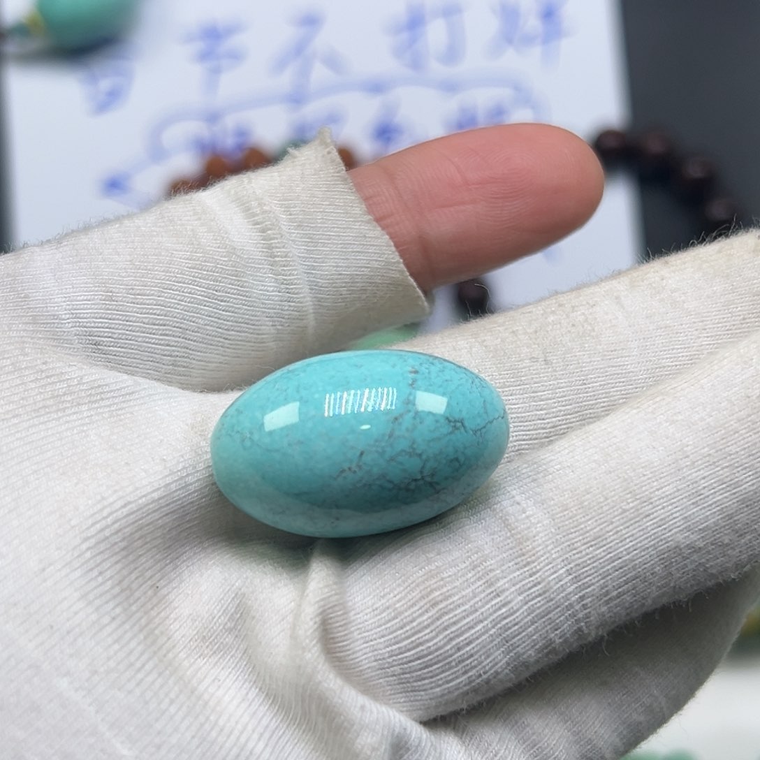 绿松石珠宝奇石未镶嵌张**?