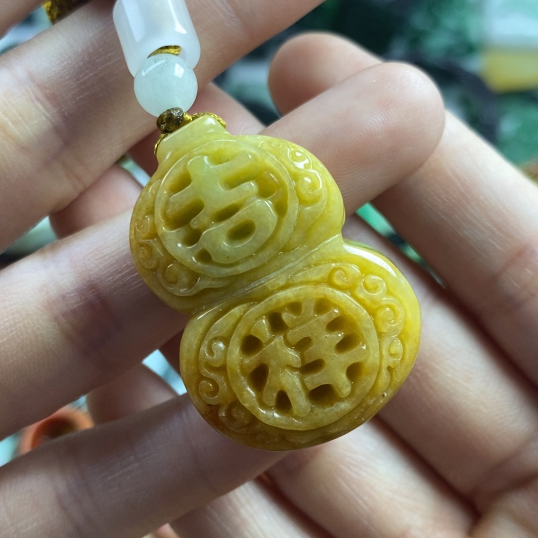 翡翠颈饰未镶嵌吊坠