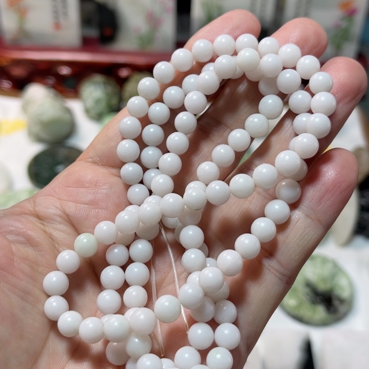 独山玉未镶嵌颈饰