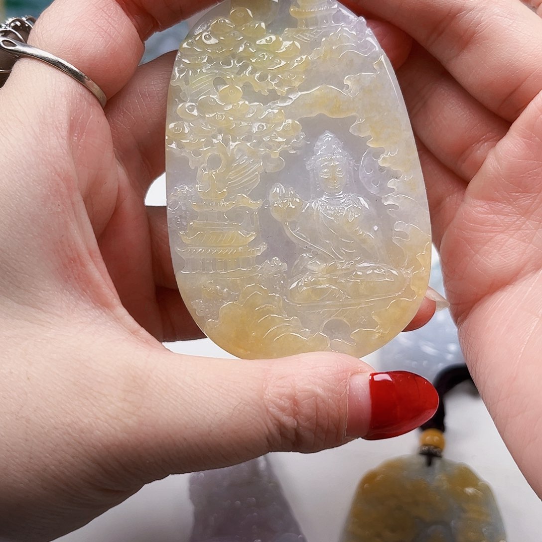 来***福翡翠未镶嵌颈饰翡翠