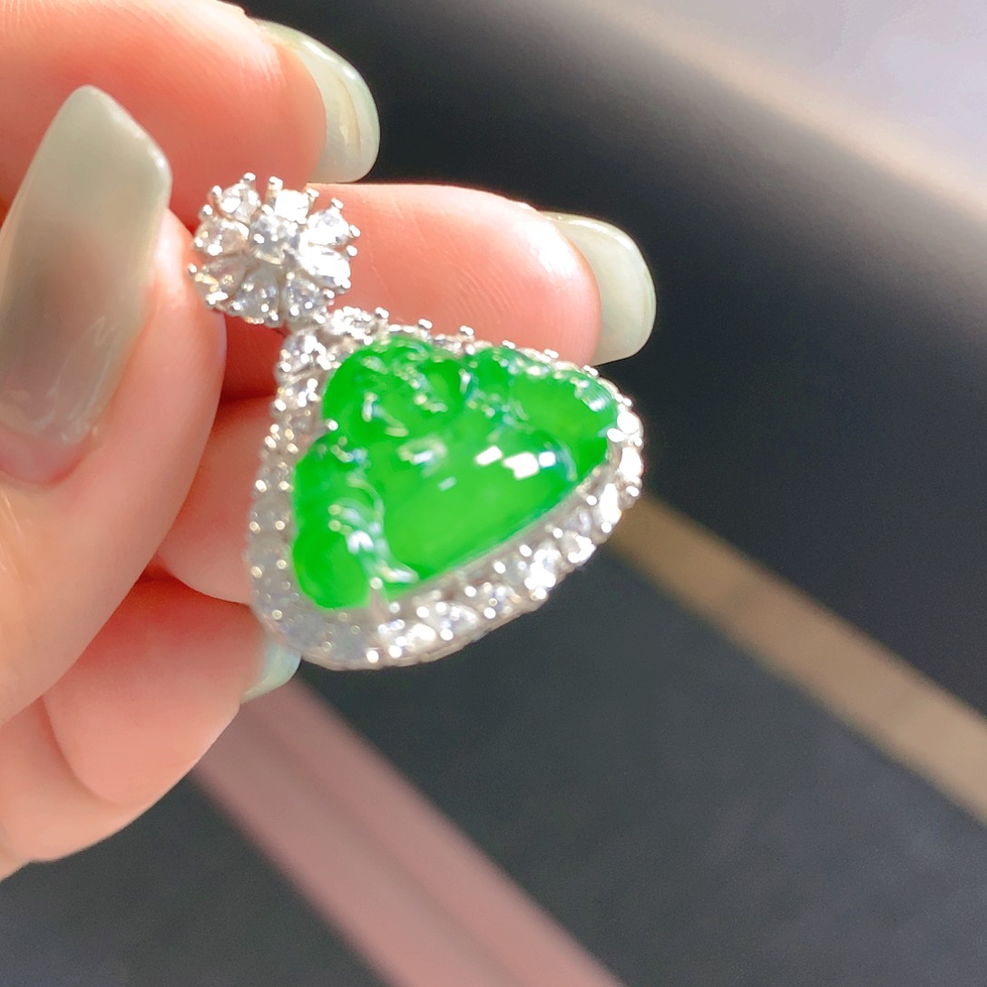 翡翠颈饰银S925镶嵌翡翠