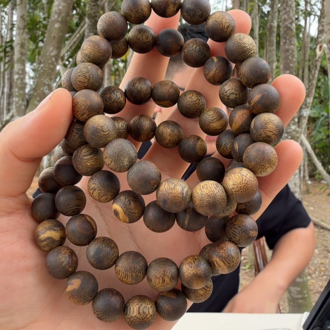 沉香沉香碎屑海南红骨凹身圆珠单圈1.1*12 多样性发一