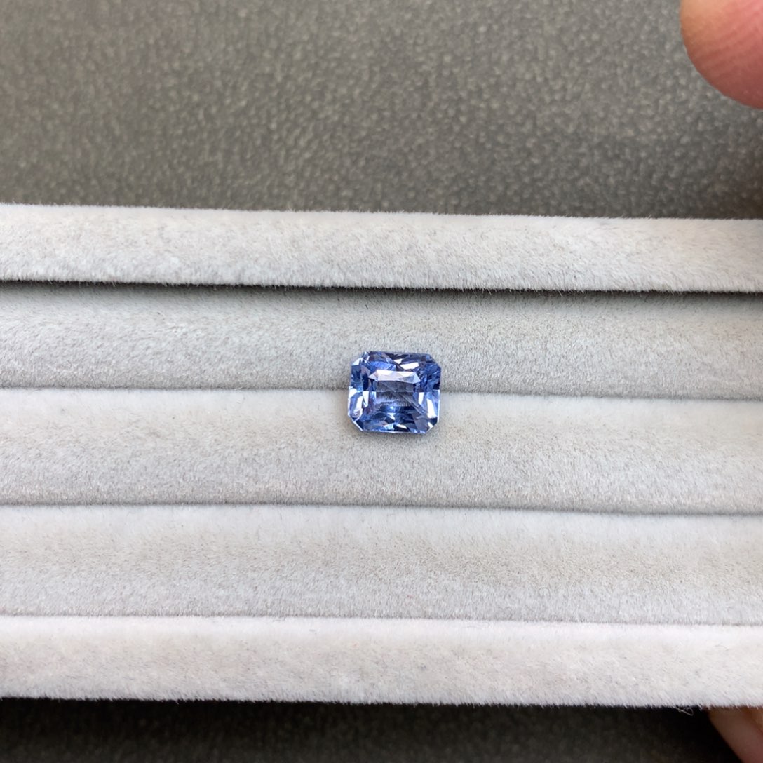 蓝宝石裸石未镶嵌天然矢车菊蓝宝石裸石1.57ct20045