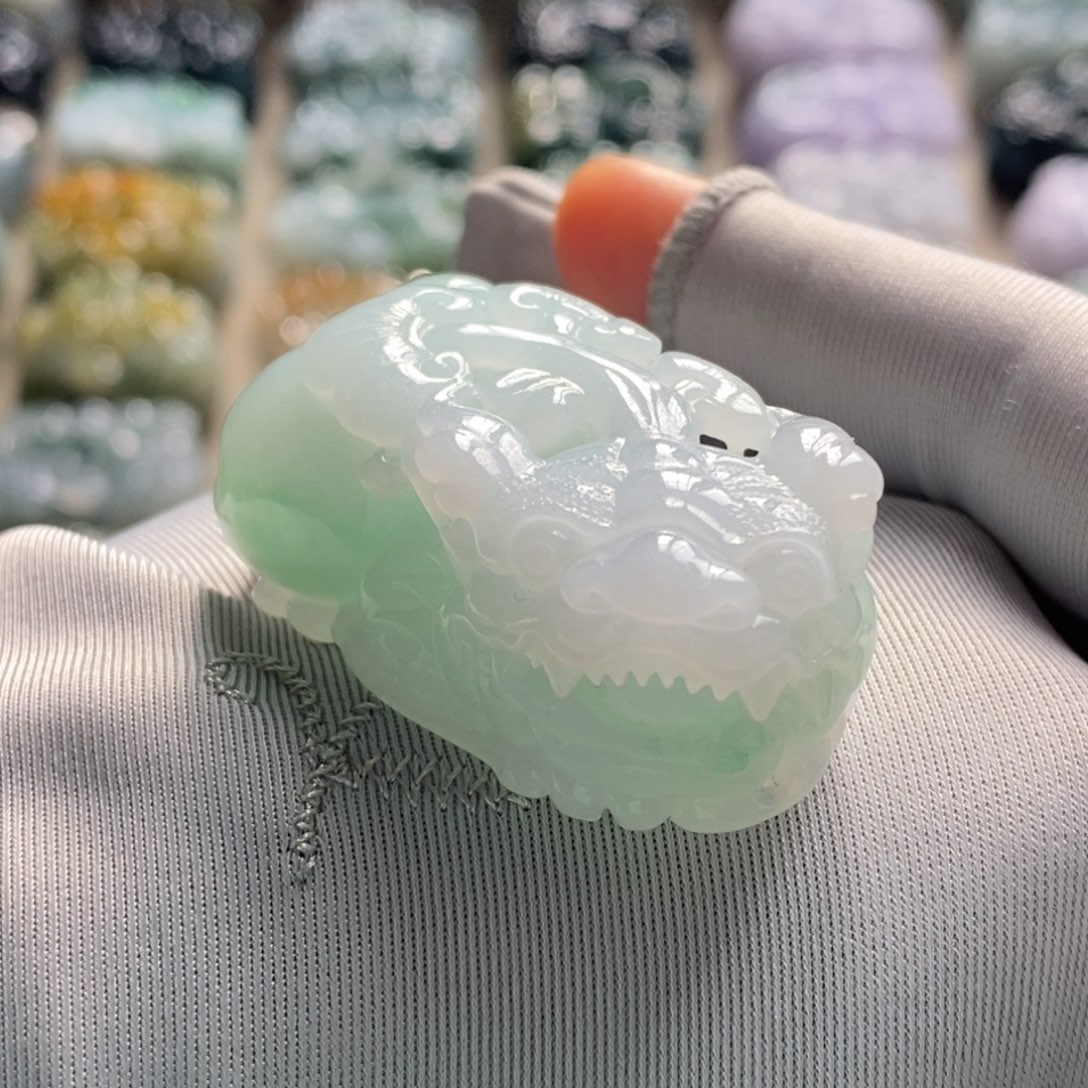 翡翠未镶嵌颈饰天然翡翠貔貅吊坠