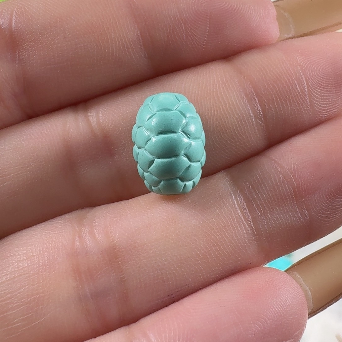 痞***姑绿松石未镶嵌颈饰