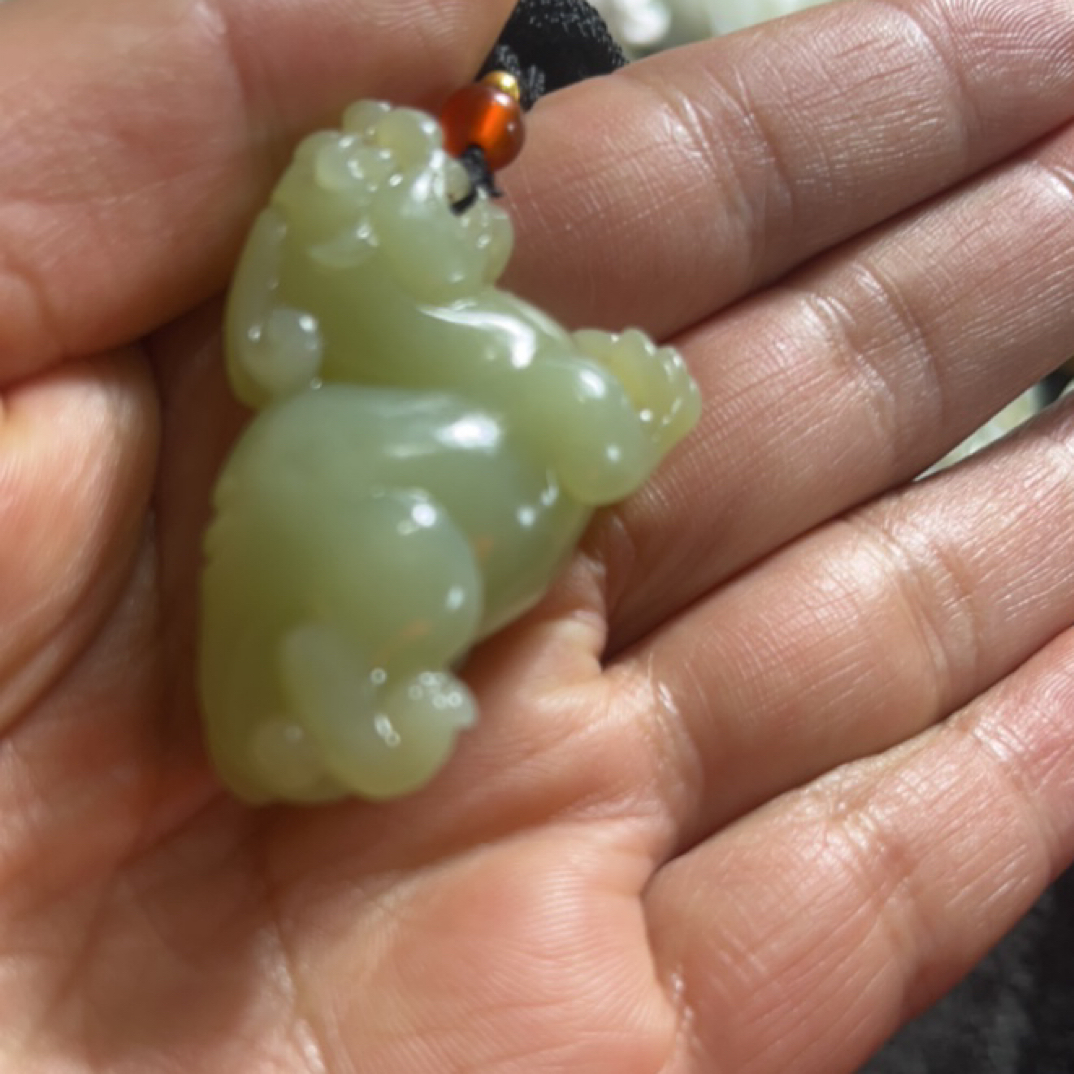 貔貅吊坠和田玉  